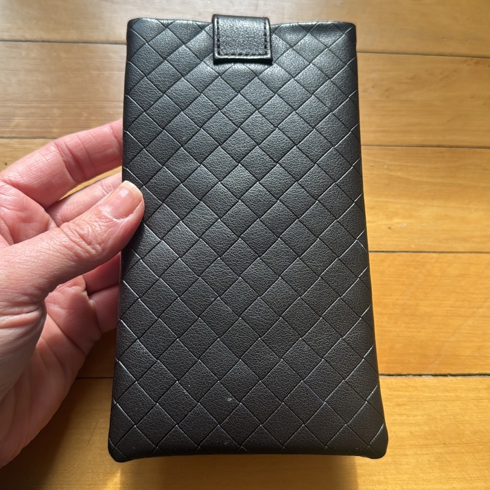 Bottega Veneta sunglasses case & box
Deep brown color - Picture 5 of 10